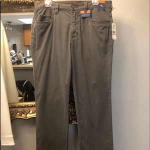 Tommy Bahama Jeans / Size: 32x30 / MSRP: $145.00